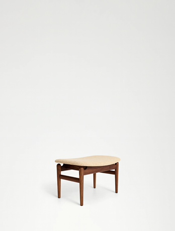 CHIEFTAIN FOOTSTOOL par Finn juhl