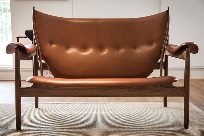 CHIEFTAIN SOFA par Finn juhl