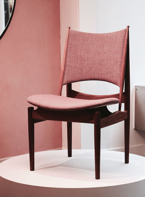EGYPTIAN CHAIR par Finn juhl