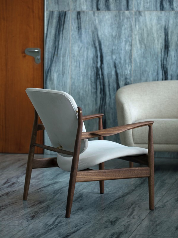 FRANCE CHAIR par Finn juhl