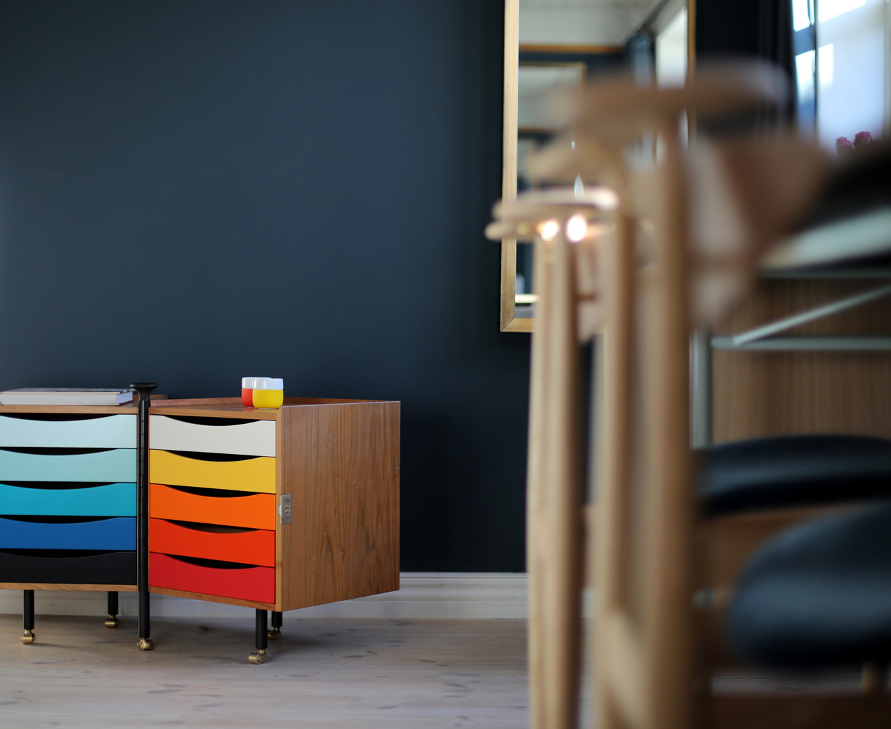 GLOVE CABINET par Finn juhl