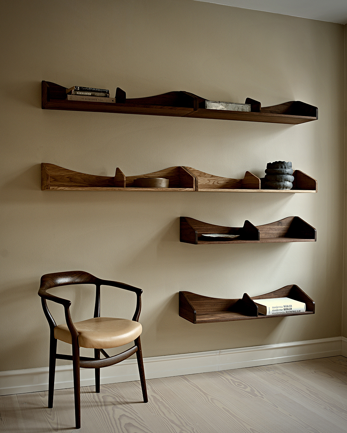 HULSØ SHELF par Finn juhl