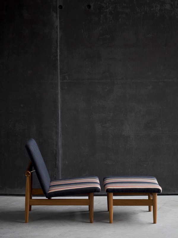 JAPAN FOOTSTOOL par Finn juhl