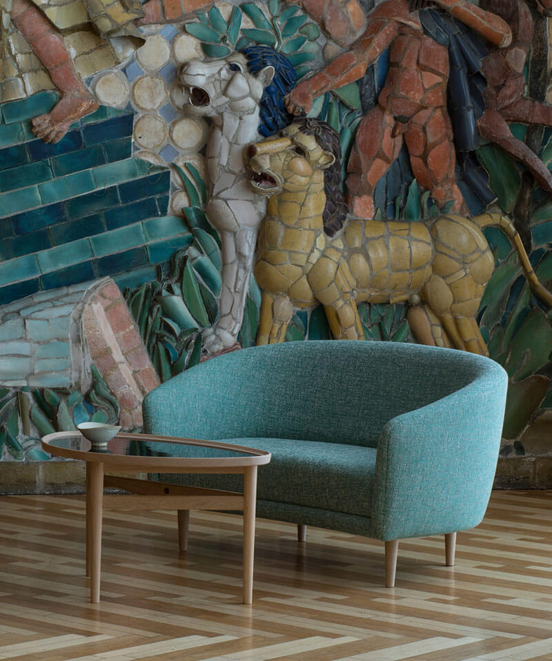 LITTLE MOTHER SOFA par Finn juhl