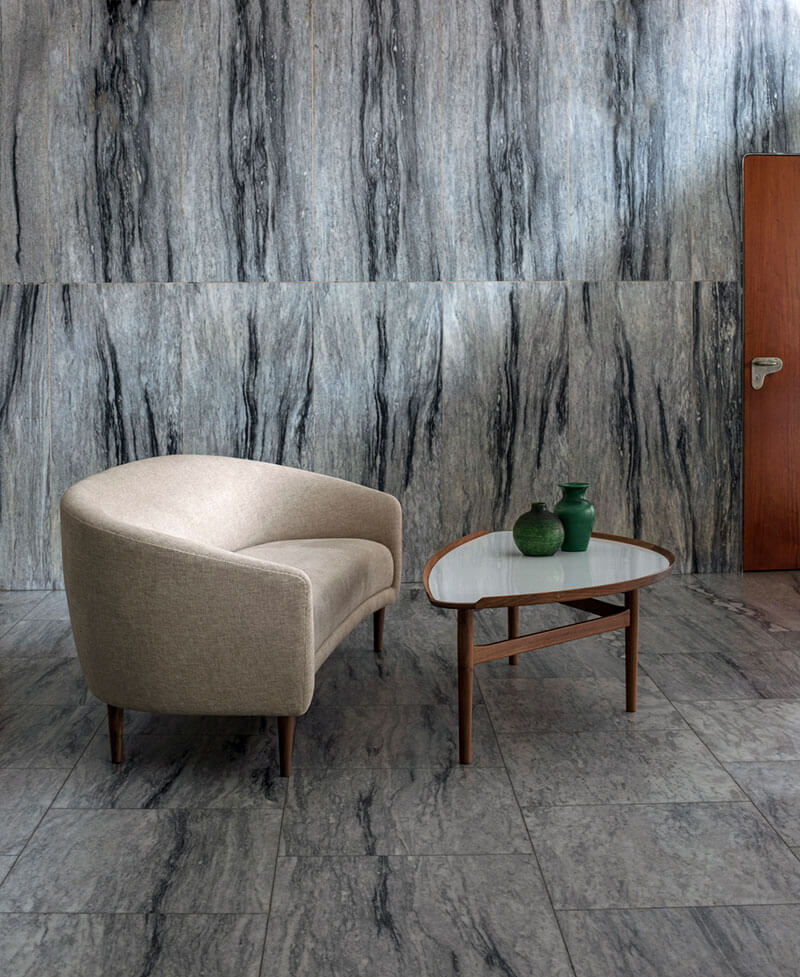 LITTLE MOTHER SOFA par Finn juhl