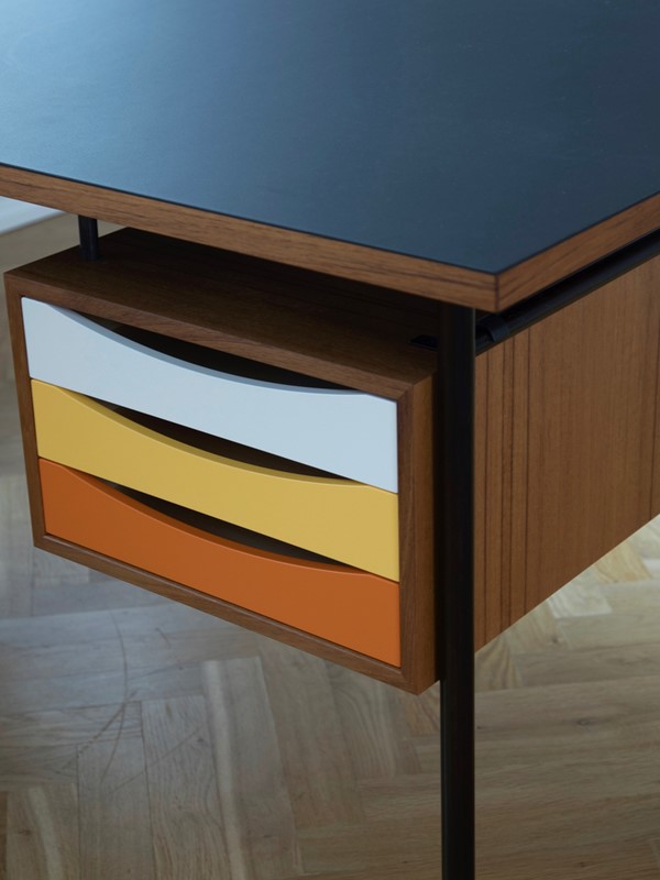 NYHAVN DESK par Finn juhl