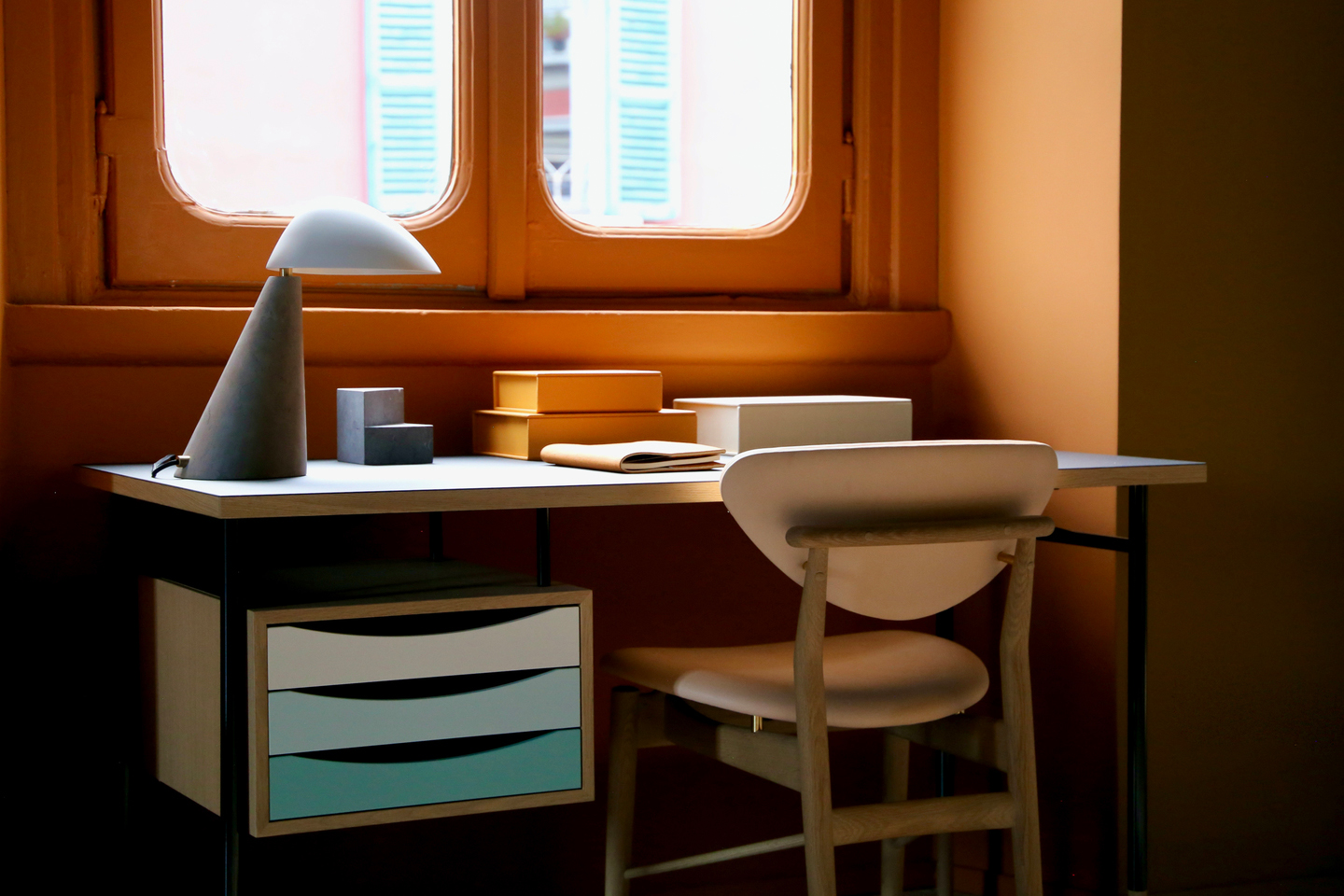 NYHAVN DESK par Finn juhl