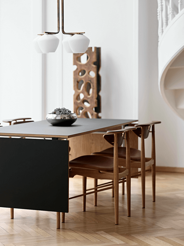 NYHAVN DINING TABLE par Finn juhl