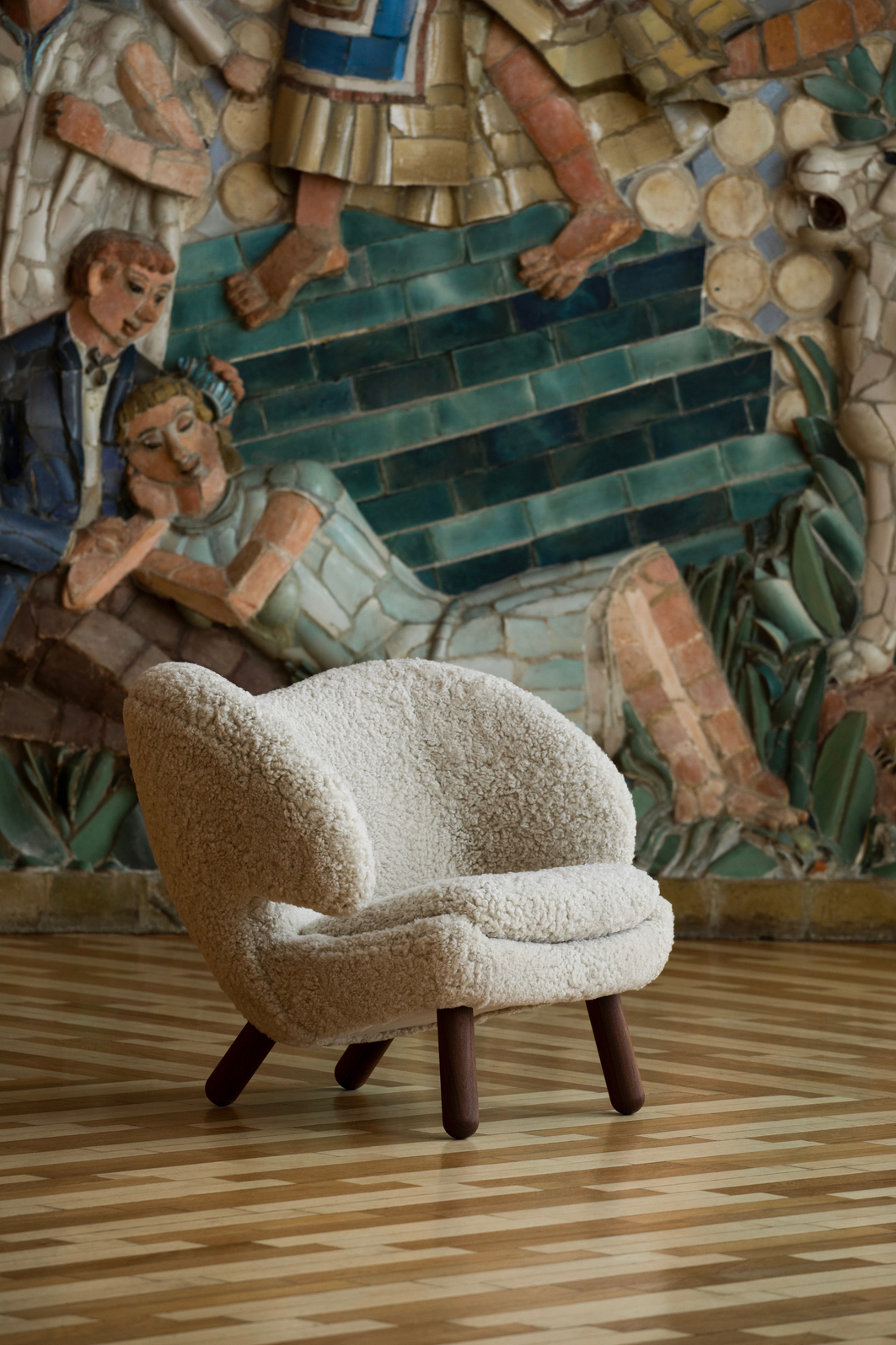 PELICAN CHAIR - SHEEPSKIN par Finn juhl