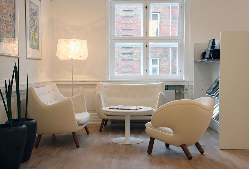 POET SOFA par Finn juhl
