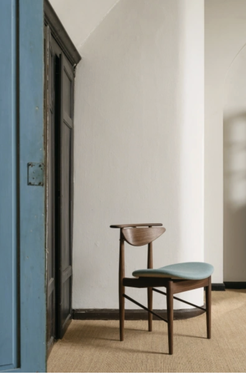 READING CHAIR - OAK par Finn juhl