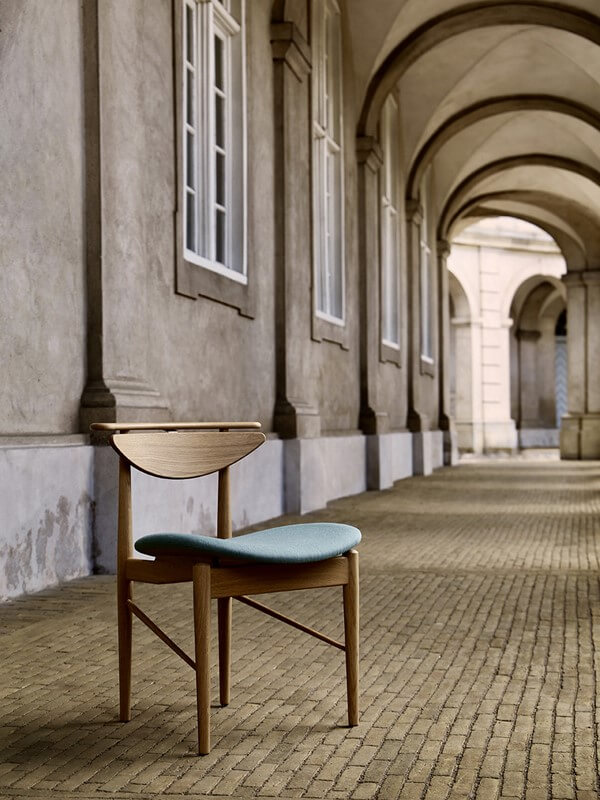 READING CHAIR - OAK par Finn juhl
