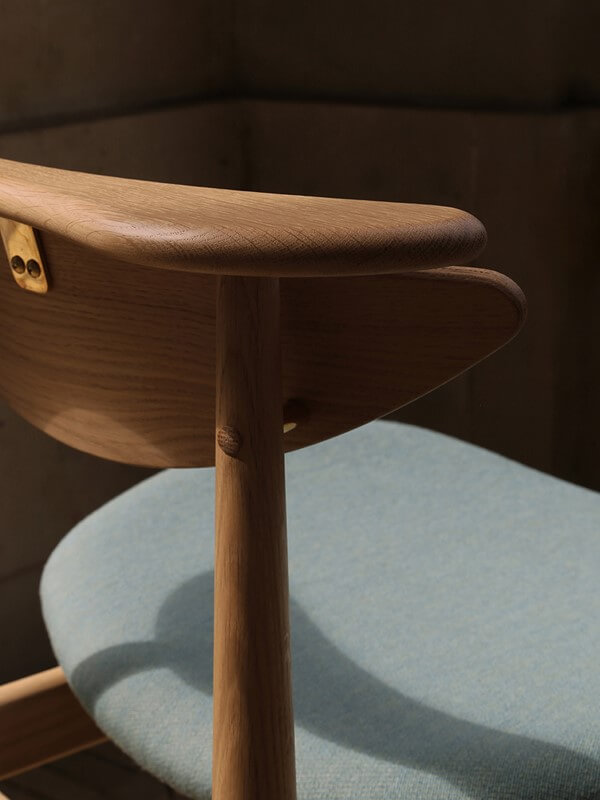 READING CHAIR - OAK par Finn juhl