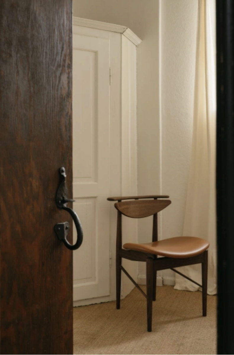 READING CHAIR - OAK par Finn juhl