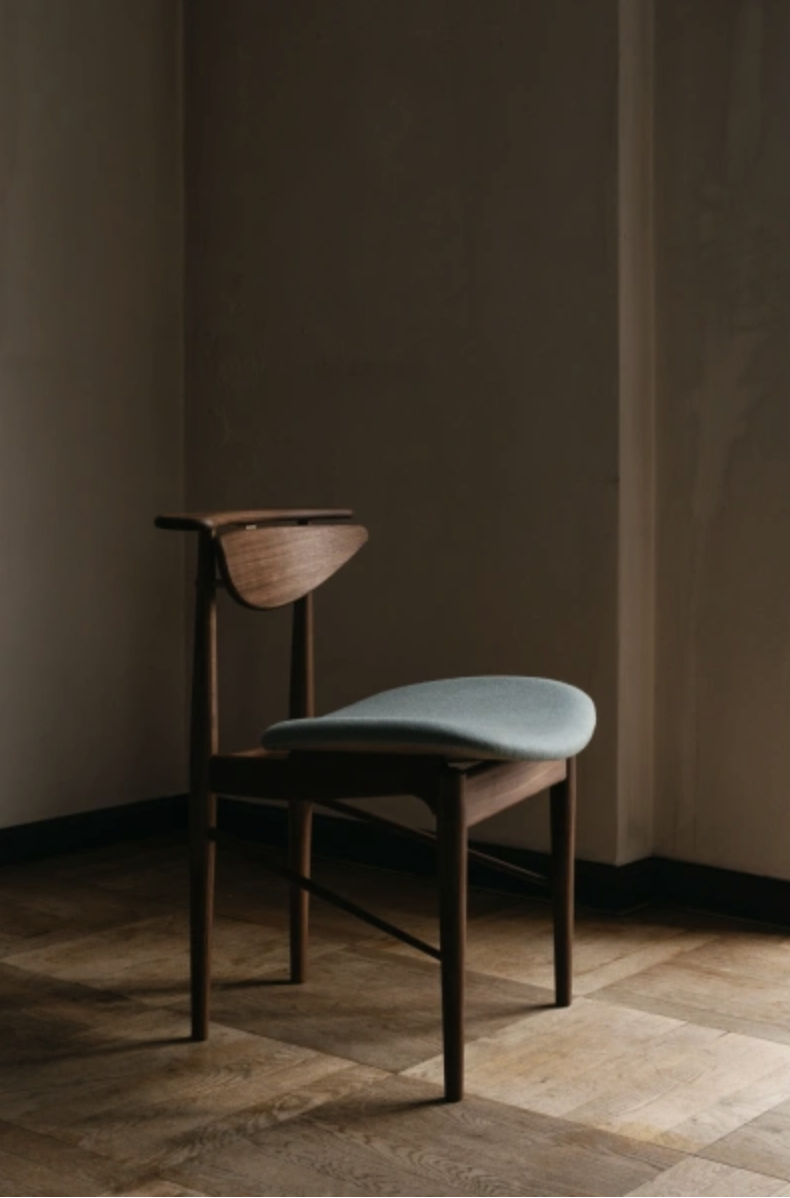 READING CHAIR - OAK par Finn juhl