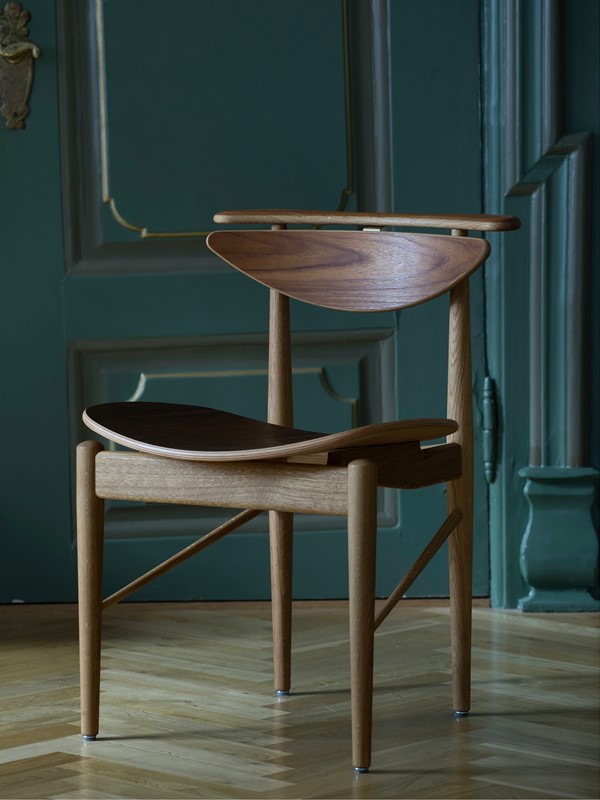 READING CHAIR - VENEER SEAT par Finn juhl