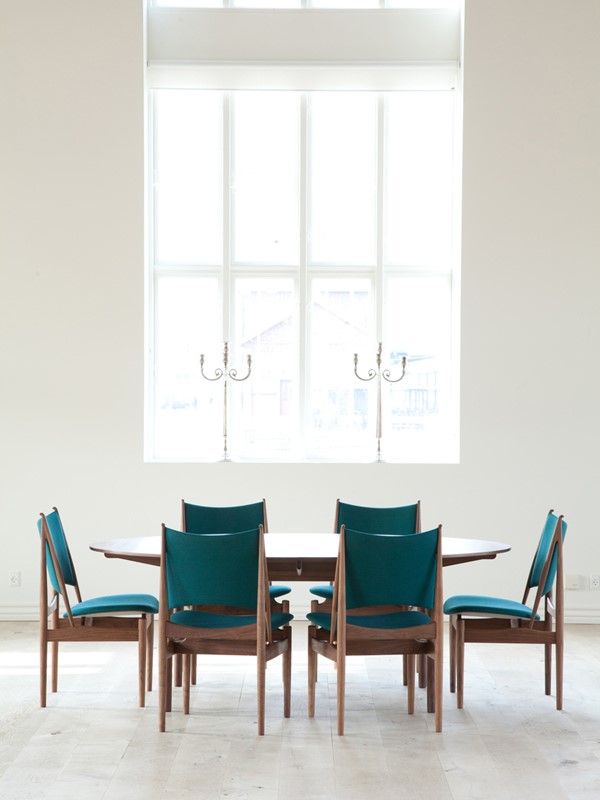 SILVER TABLE par Finn juhl