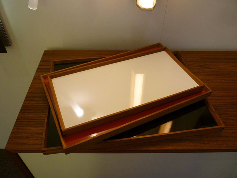 TURNING TRAY par Finn juhl