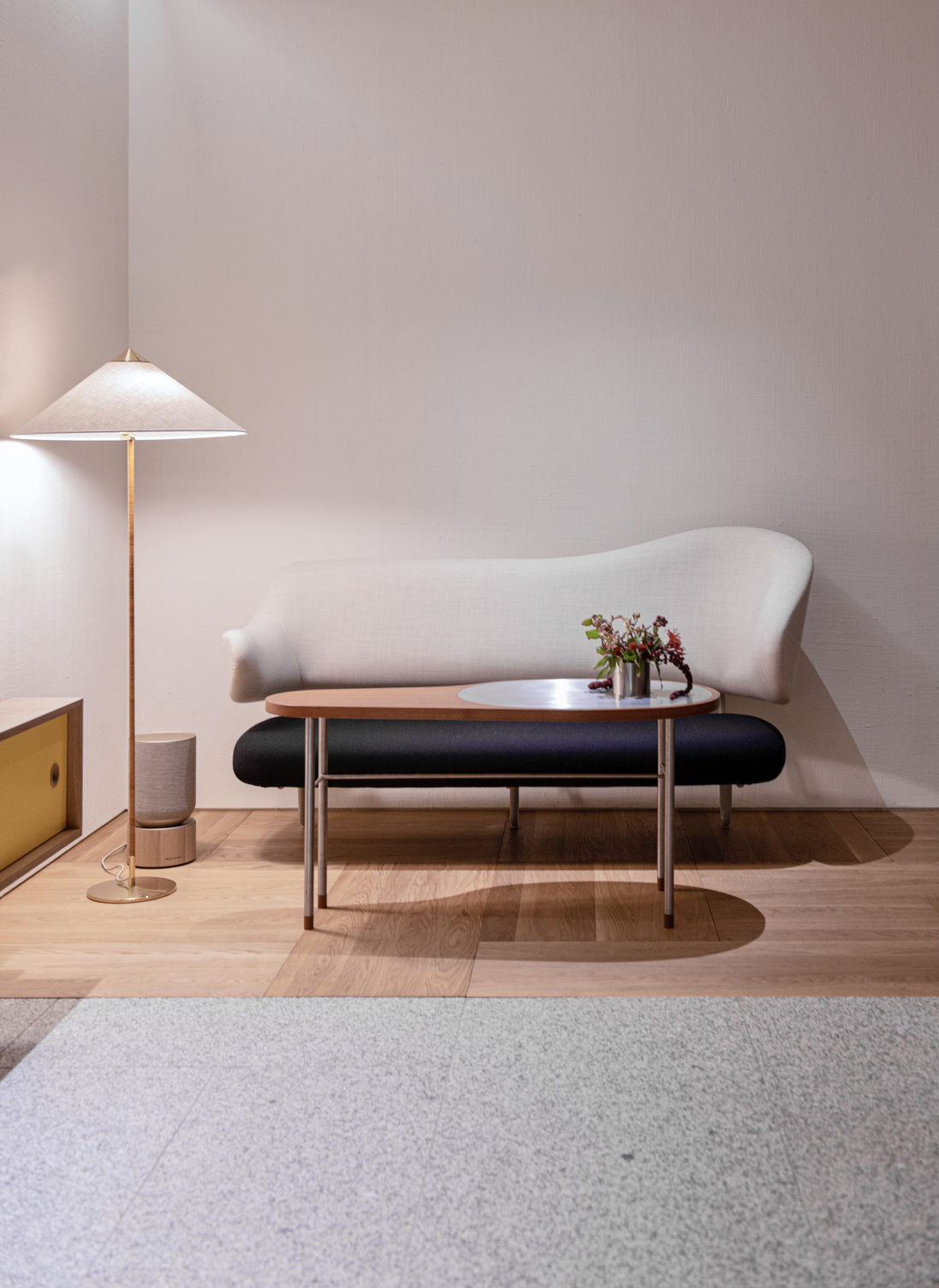 WALL SOFA par Finn juhl