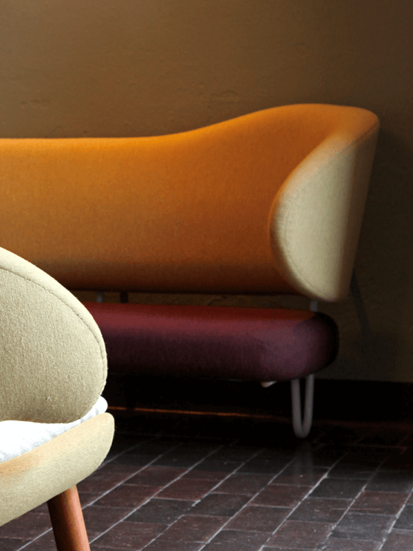 WALL SOFA par Finn juhl