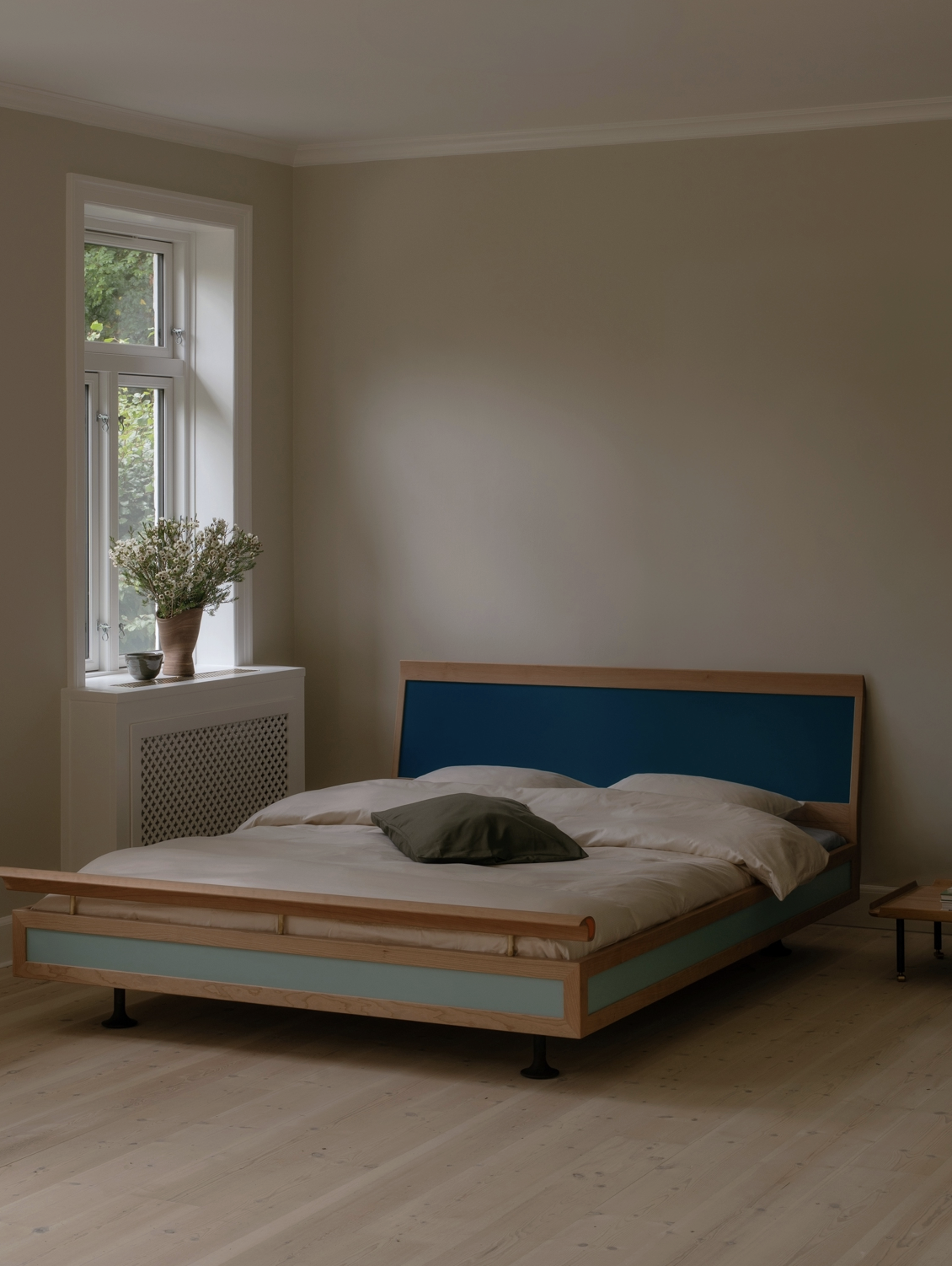 WILHEM HANSEN BED par Finn Juhl