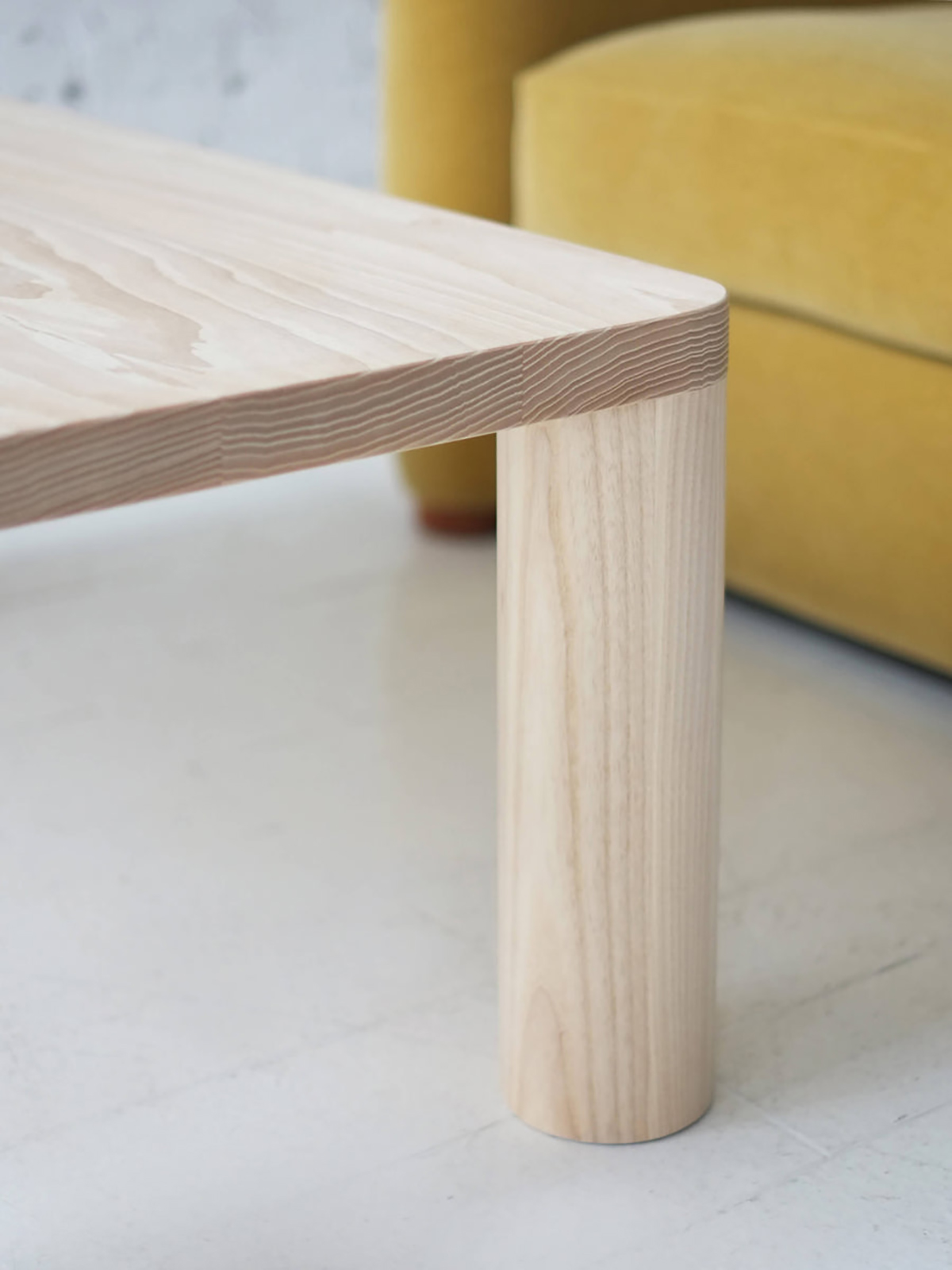 COLUMN COFFEE TABLE - CORNER LEG/ SQUARE & RECTANGLE par Fort Standard