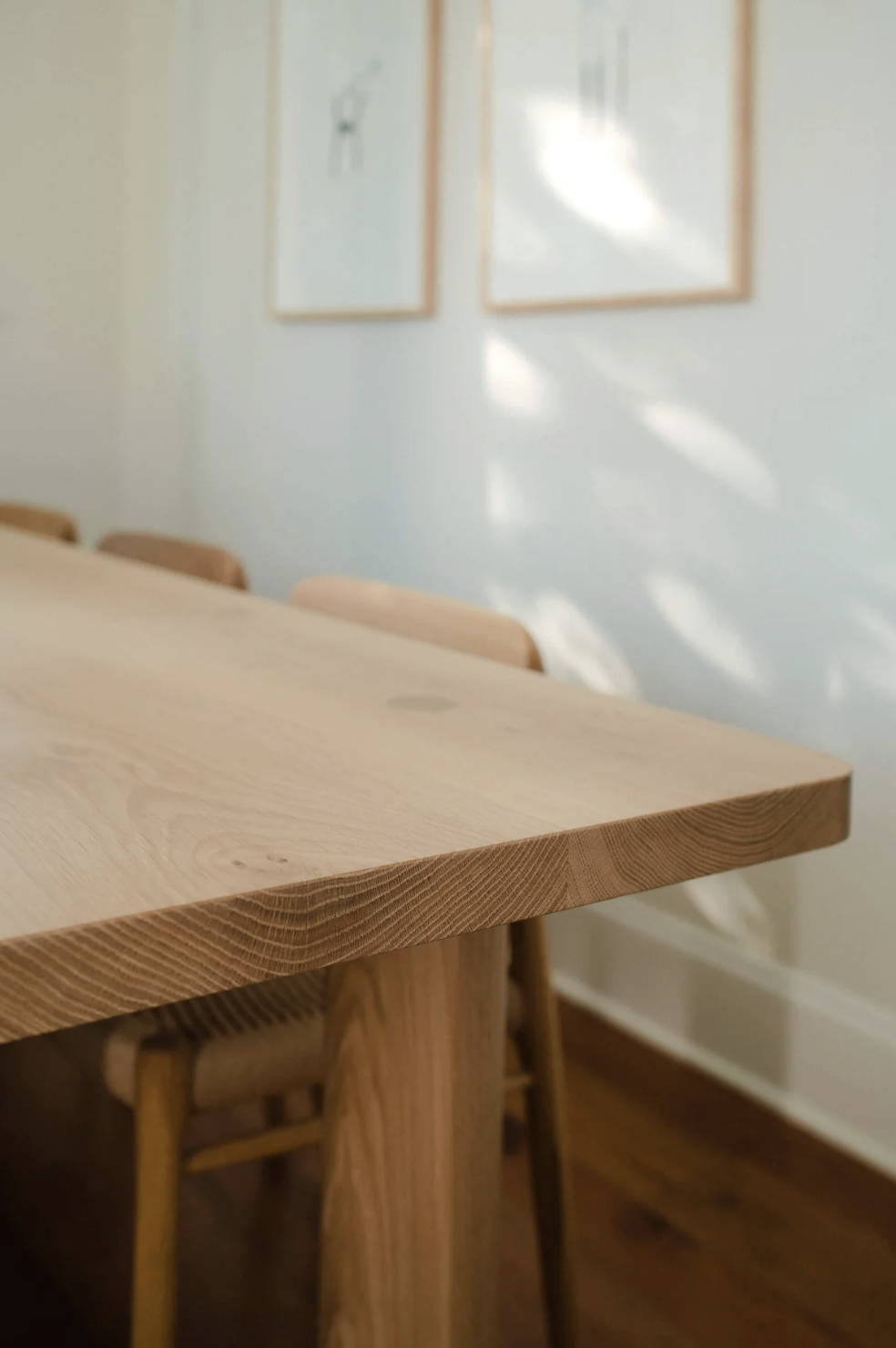 COLUMN DINING TABLE - OFFSET LEG par Fort Standard