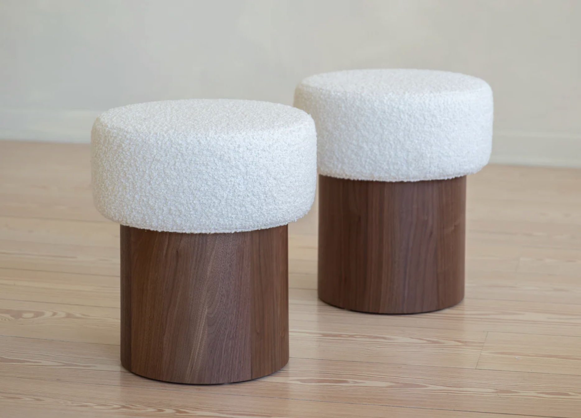 COLUMN OTTOMAN par Fort Standard