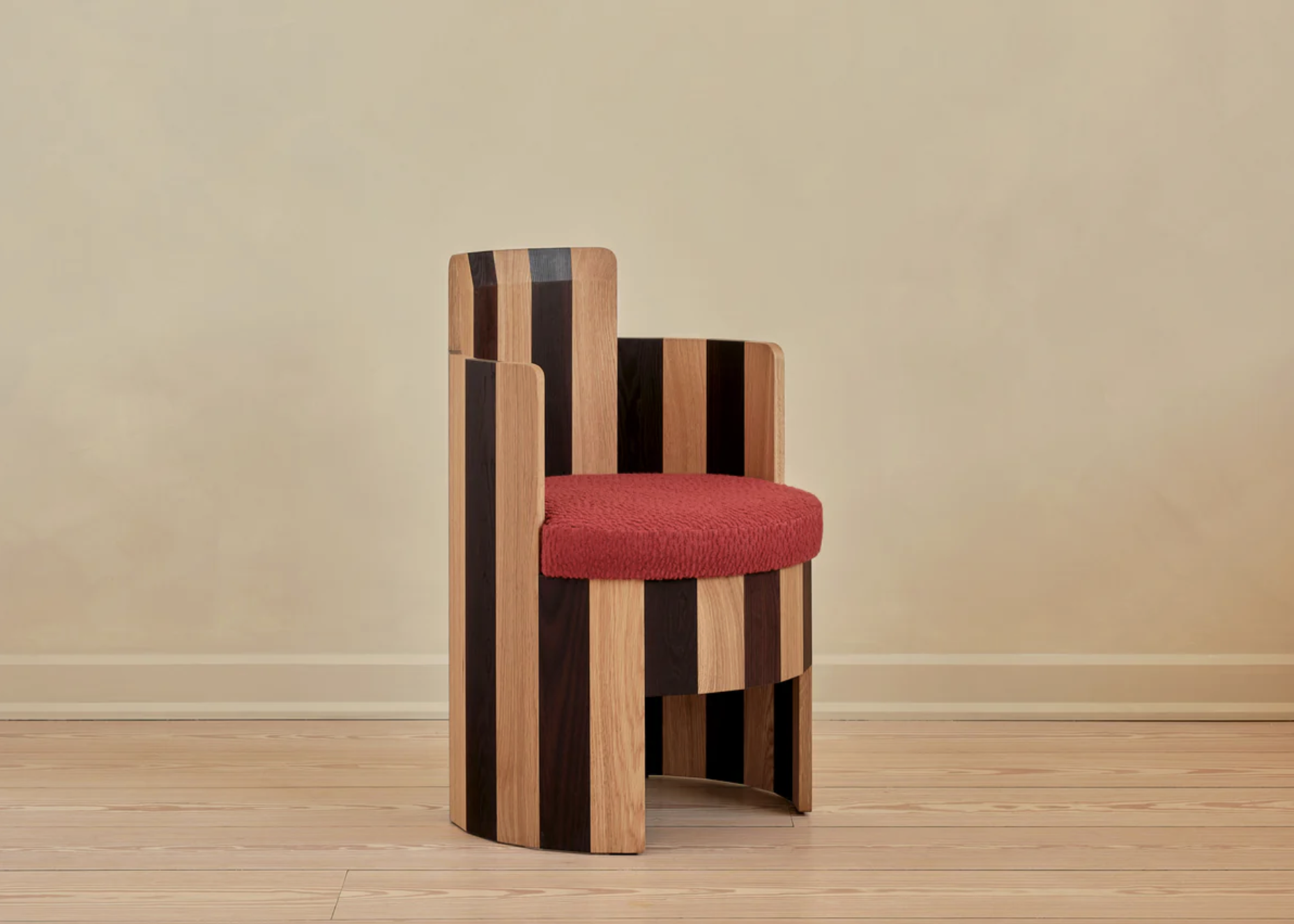 COOPERAGE CHAIR - UPHOLSTERED par Fort Standard
