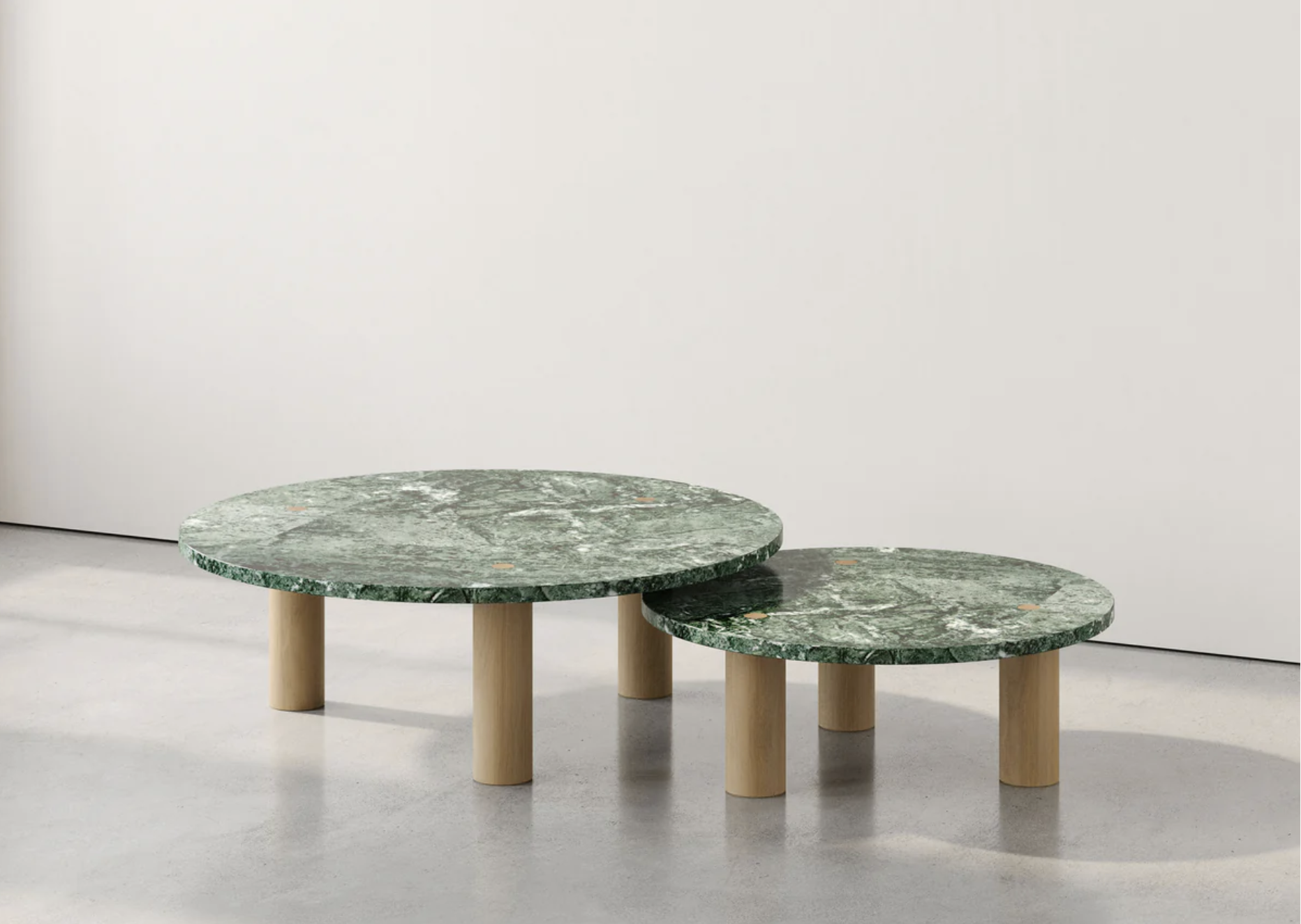 NESTING COLUMN COFFEE TABLE par Fort Standard