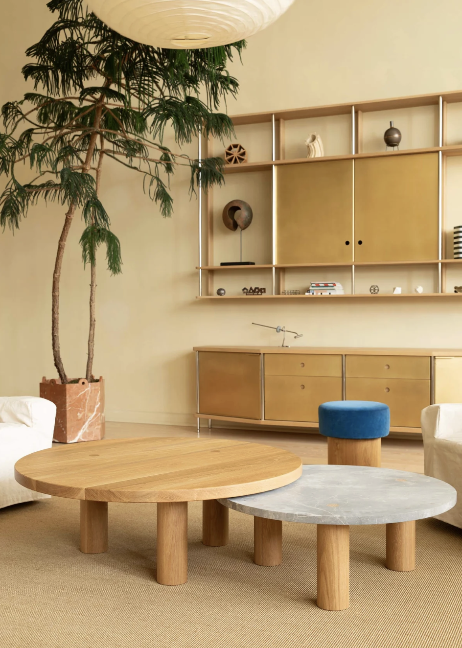NESTING COLUMN COFFEE TABLE par Fort Standard