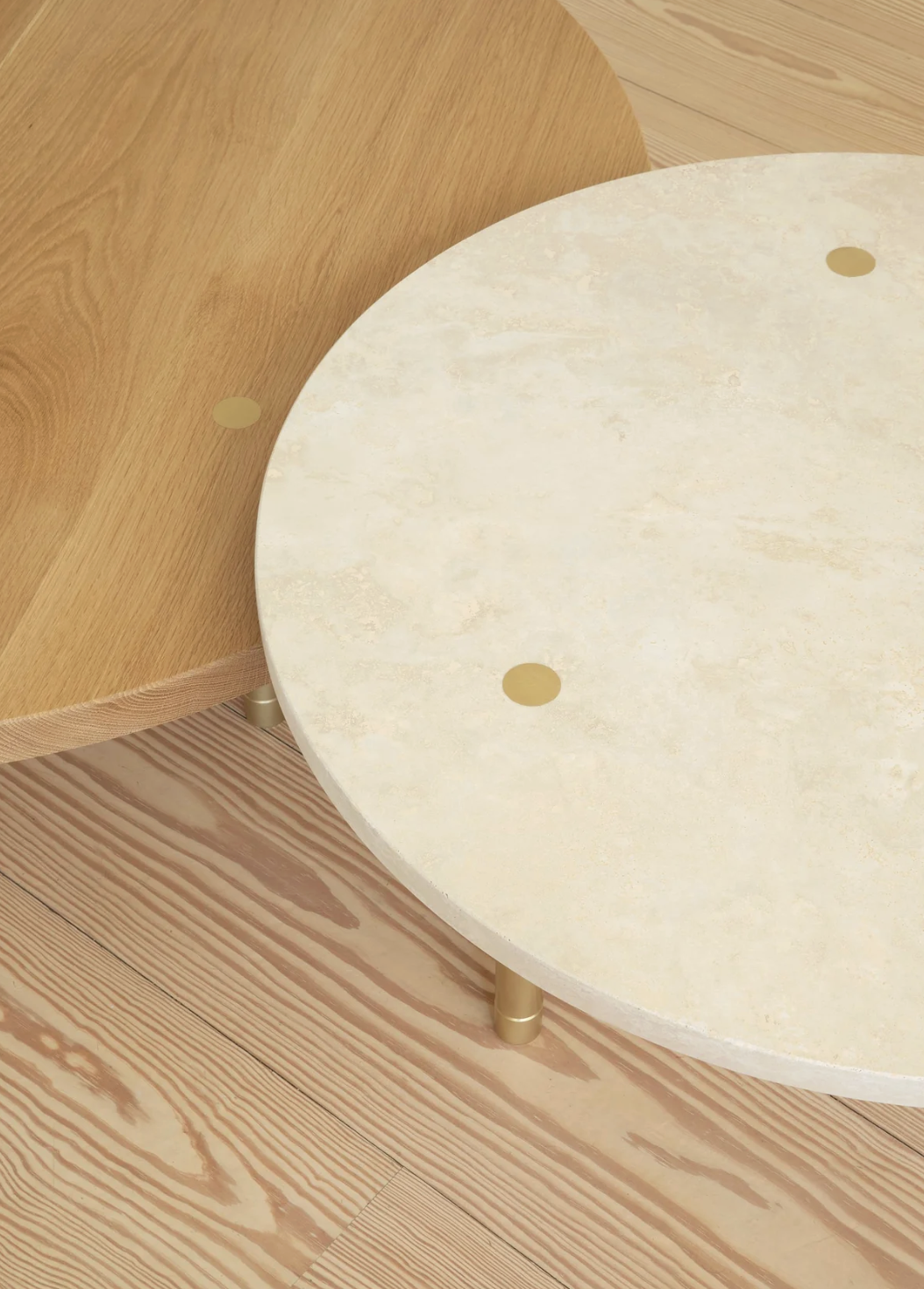 NESTING STRATA COFFEE TABLE par Fort Standard