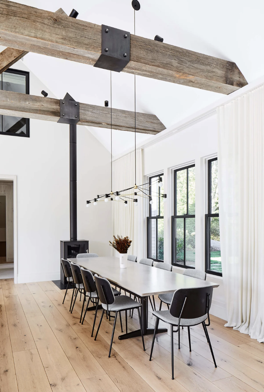 PILLAR DINING TABLE par Fort Standard