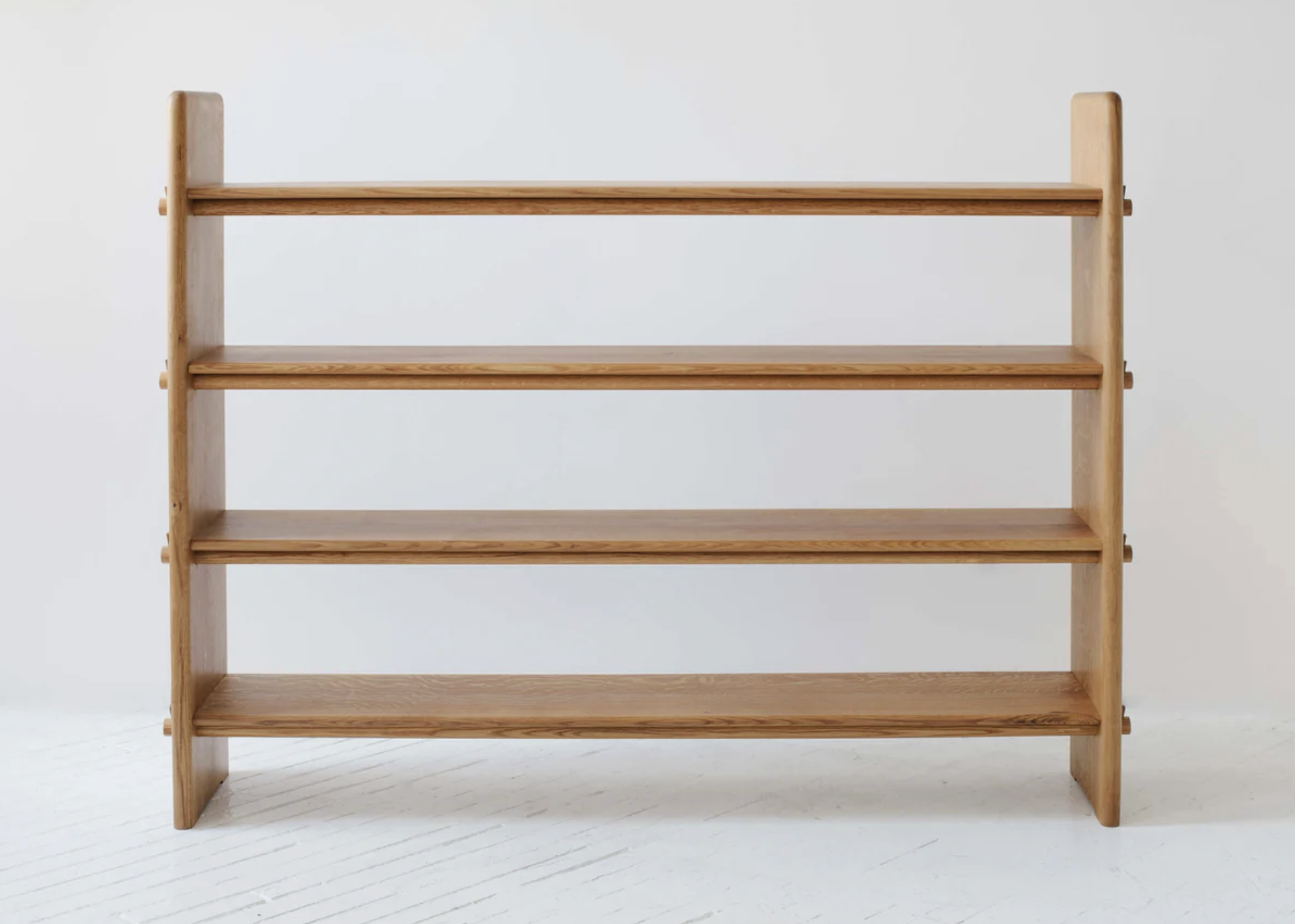 PIN SHELVES par Fort Standard