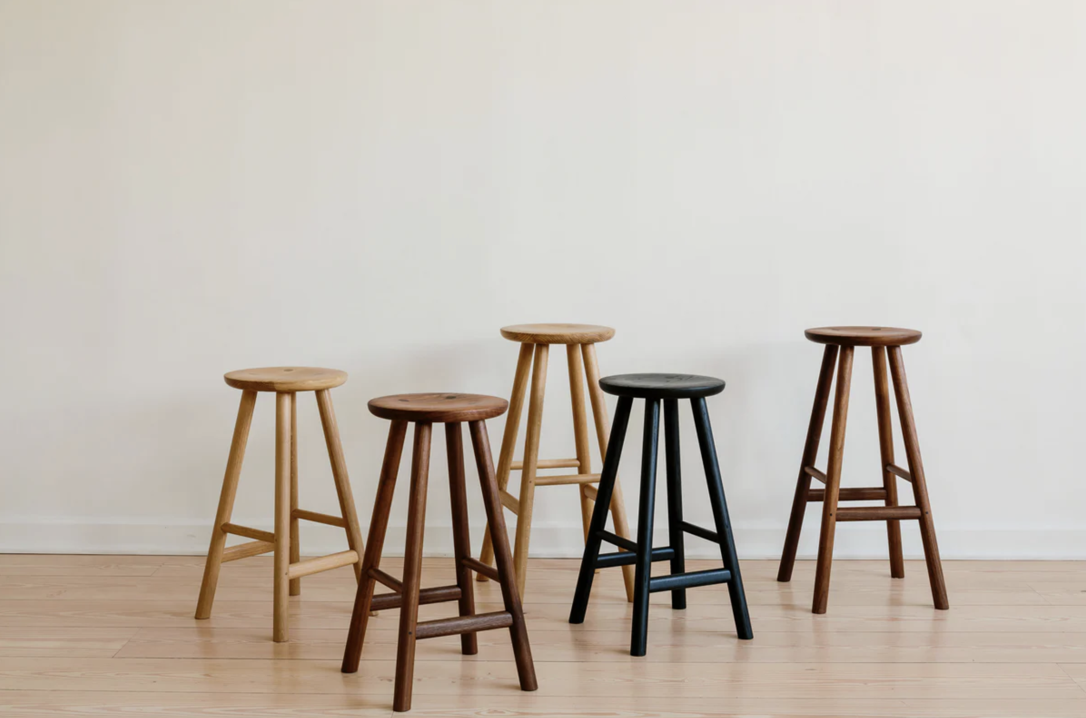 RANGE STOOL BACKLESS par Fort Standard