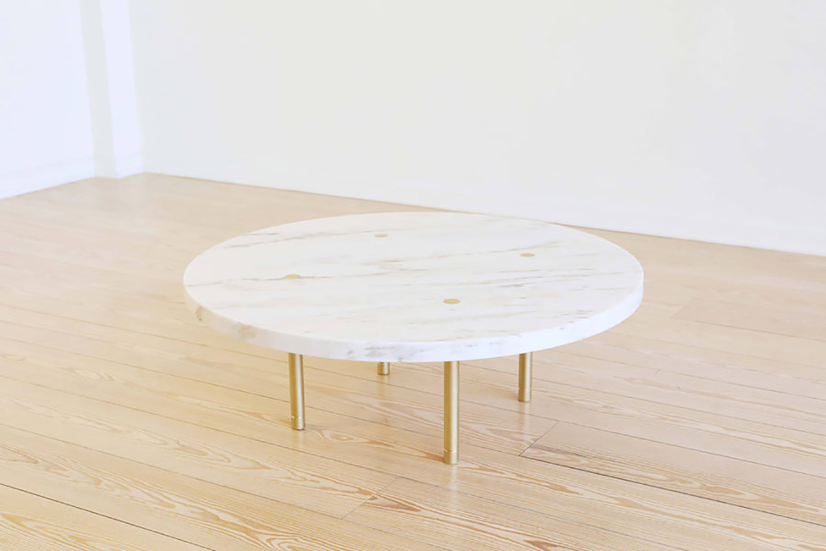 STRATA COFFEE TABLE - ROUND/STONE par Fort Standard