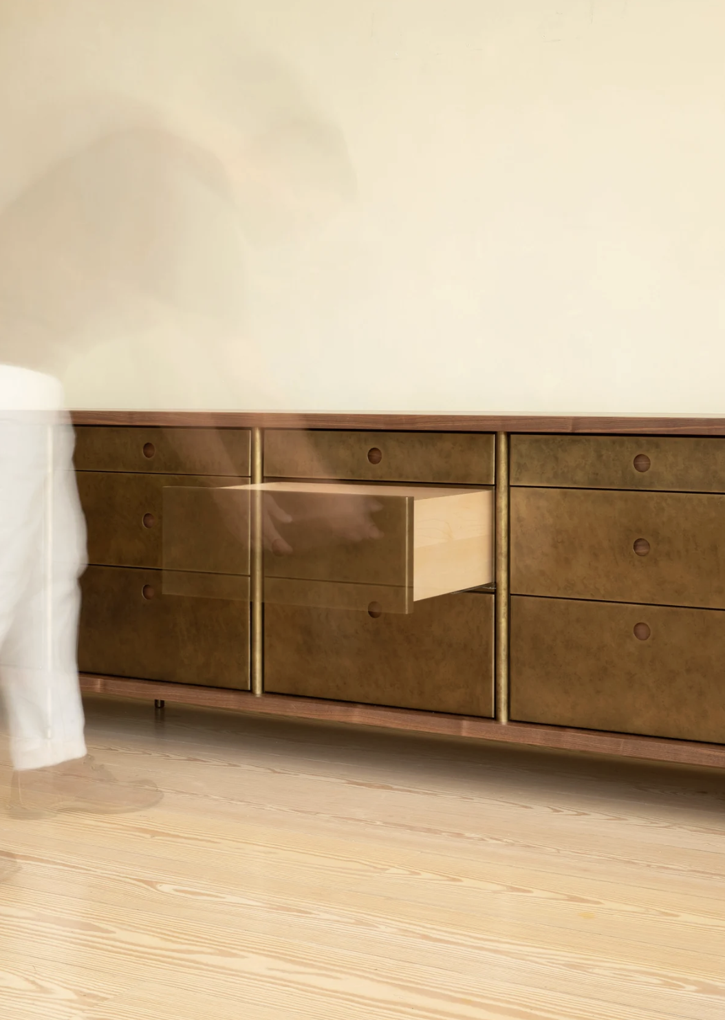 STRATA CREDENZA - FOUR BAY par Fort Standard