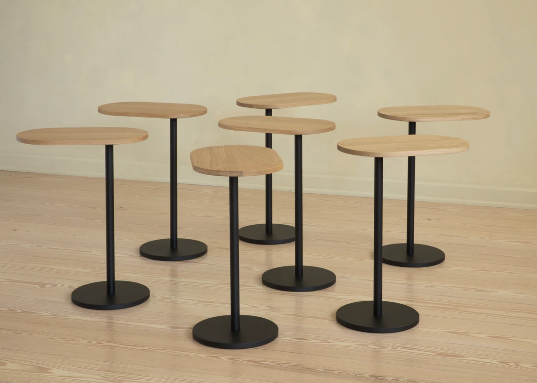 STRATA SIDE TABLE par Fort Standard