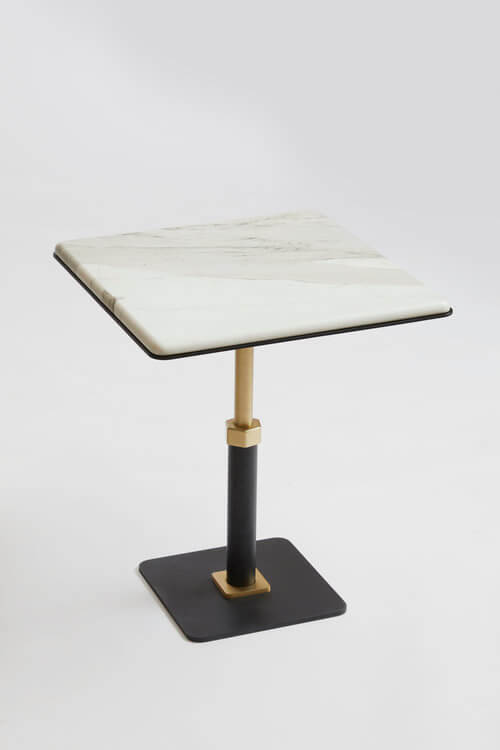 PEDESTAL SQUARE SIDE TABLE par Gabriel Scott