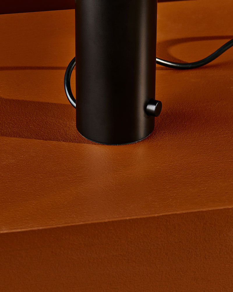 ALIEN TABLE LAMP par IN COMMON WITH