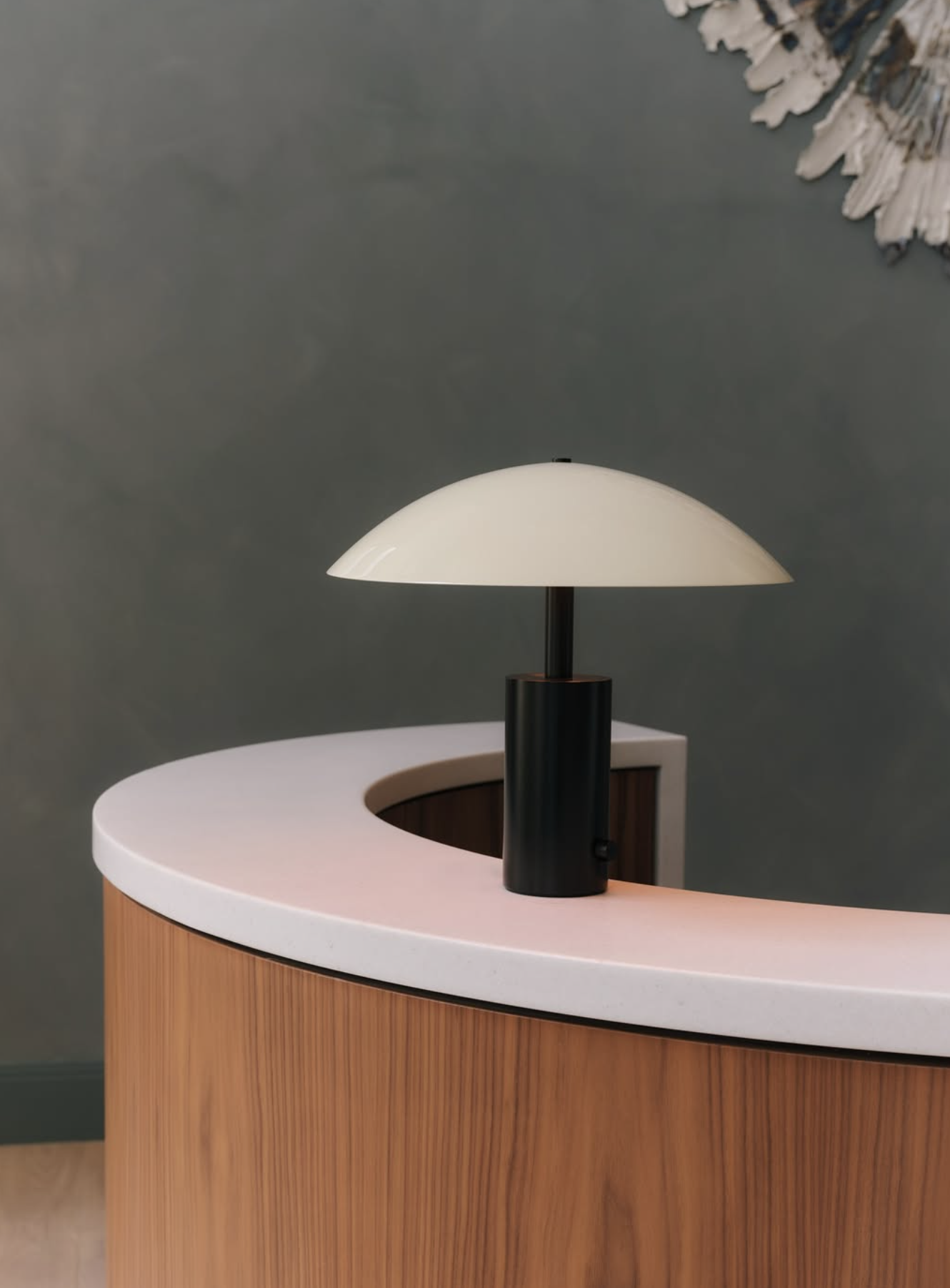 ARUNDEL LOW TABLE LAMP par IN COMMON WITH