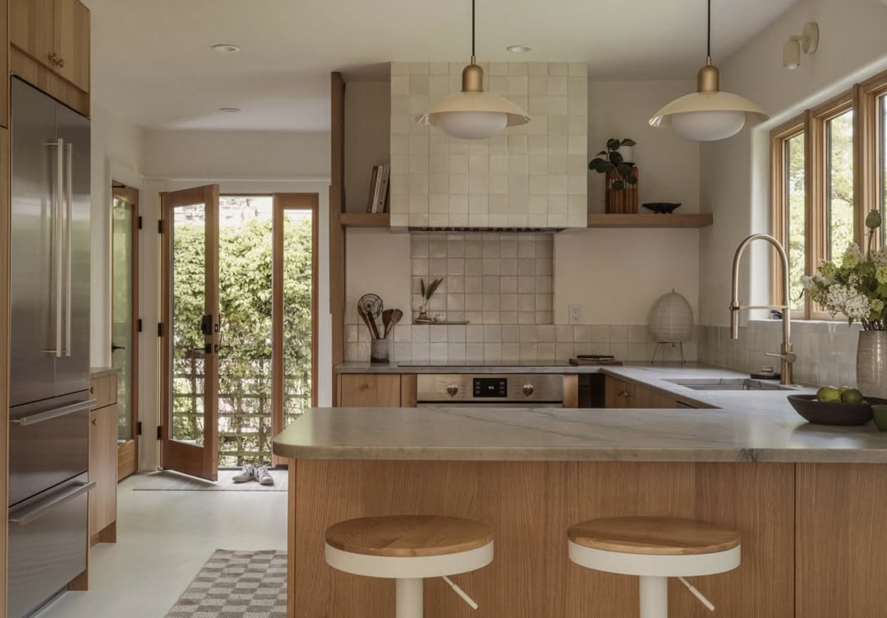 ARUNDEL MUSHROOM PENDANT par IN COMMON WITH
