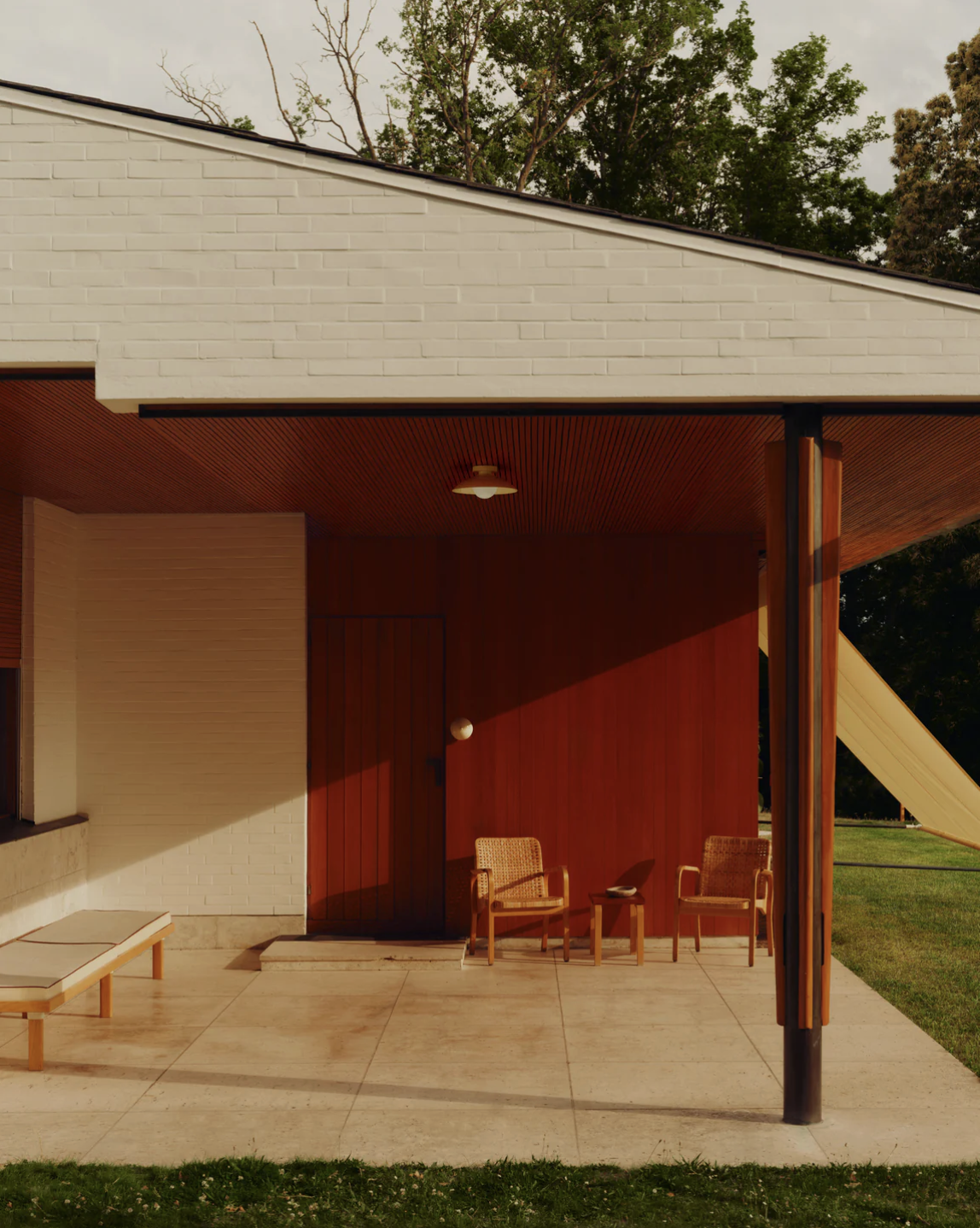 ARUNDEL ORB SURFACE MOUNT par IN COMMON WITH