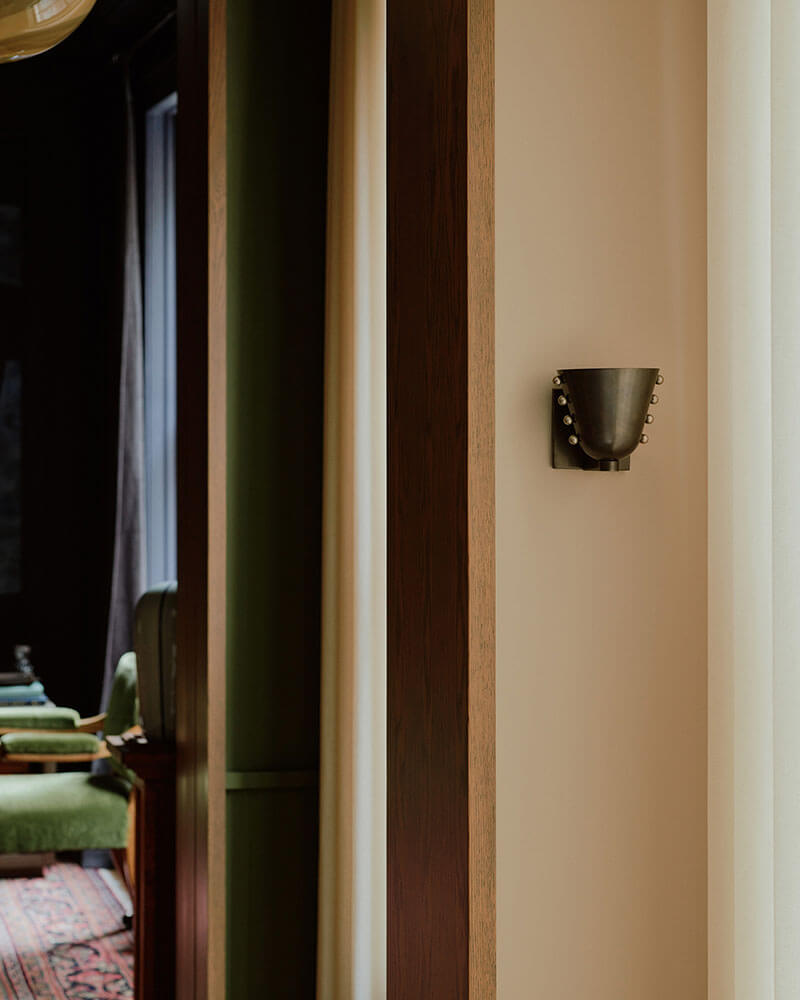 BRASS GEMMA SCONCE, SMALL par IN COMMON WITH