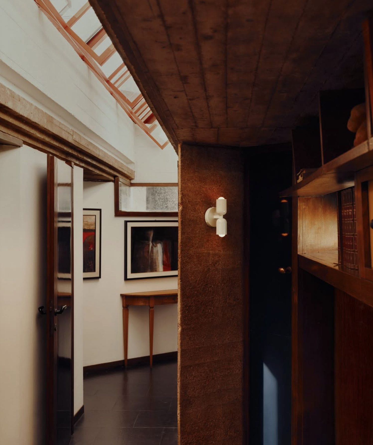 CHROMATIC GLASS UP DOWN SCONCE par IN COMMON WITH