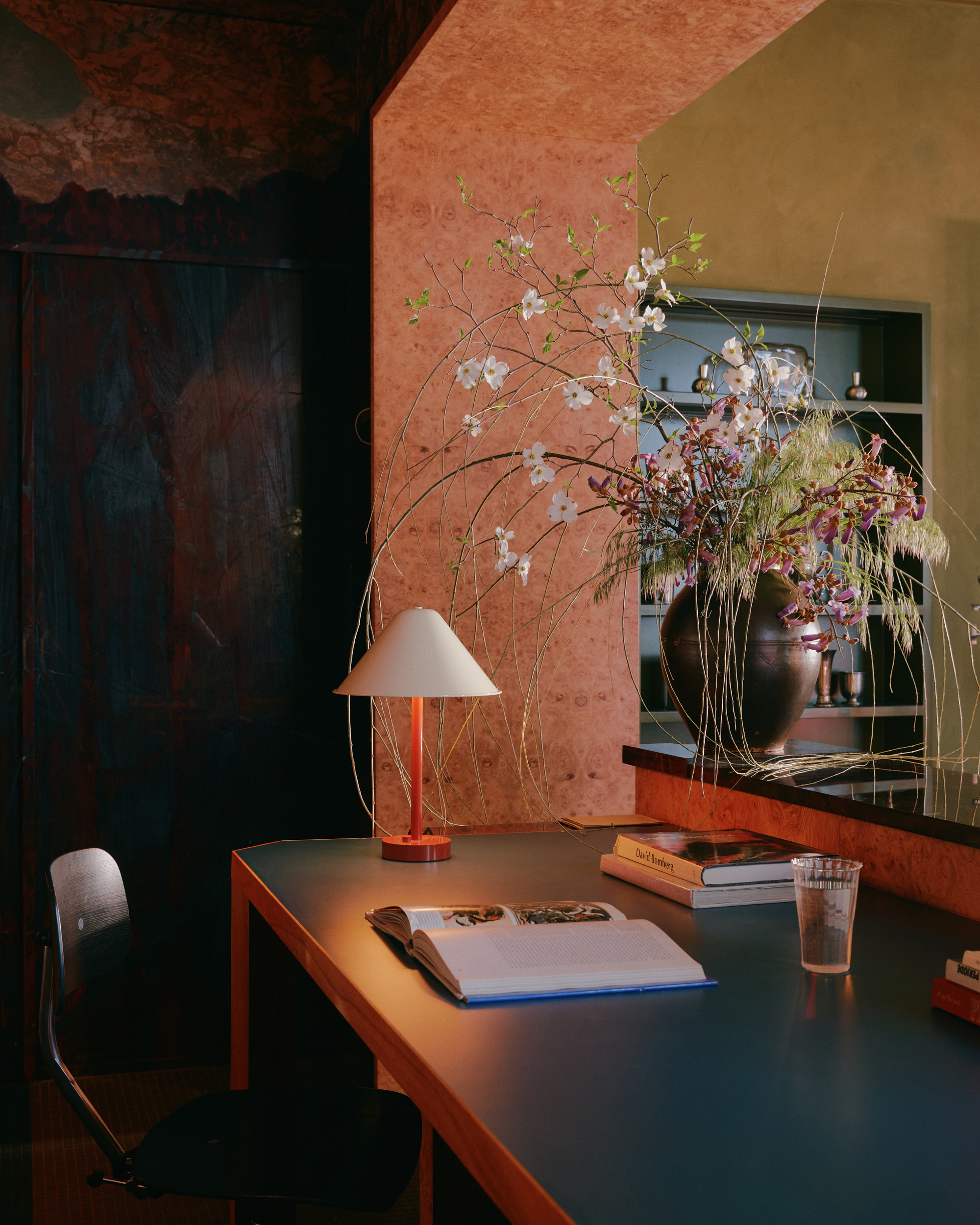 EAVE TABLE LAMP par IN COMMON WITH