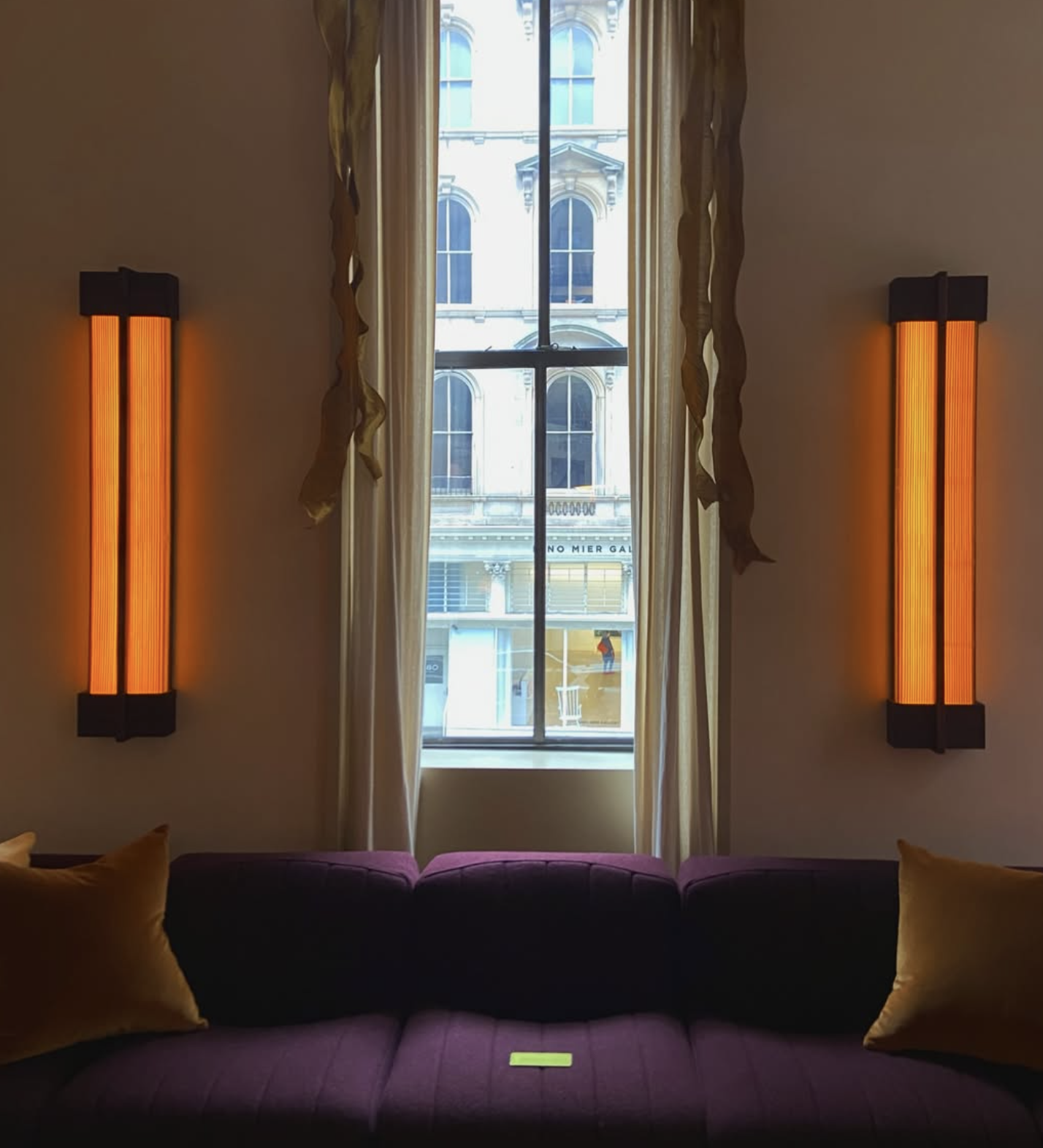 ECCO SURFACE MOUNT LARGE par IN COMMON WITH