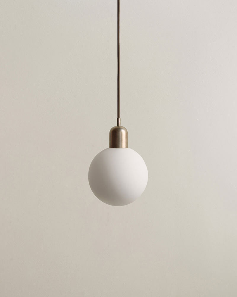 ORB PENDANT par IN COMMON WITH