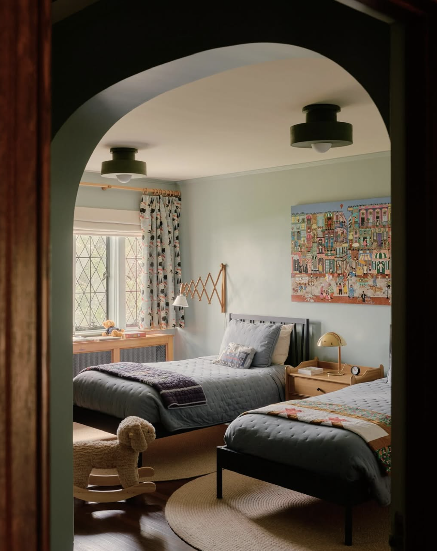 SIMON SURFACE MOUNT par IN COMMON WITH