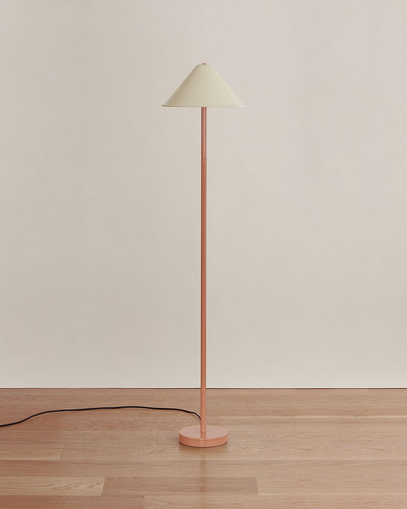EAVE FLOOR LAMP par IN COMMON WITH